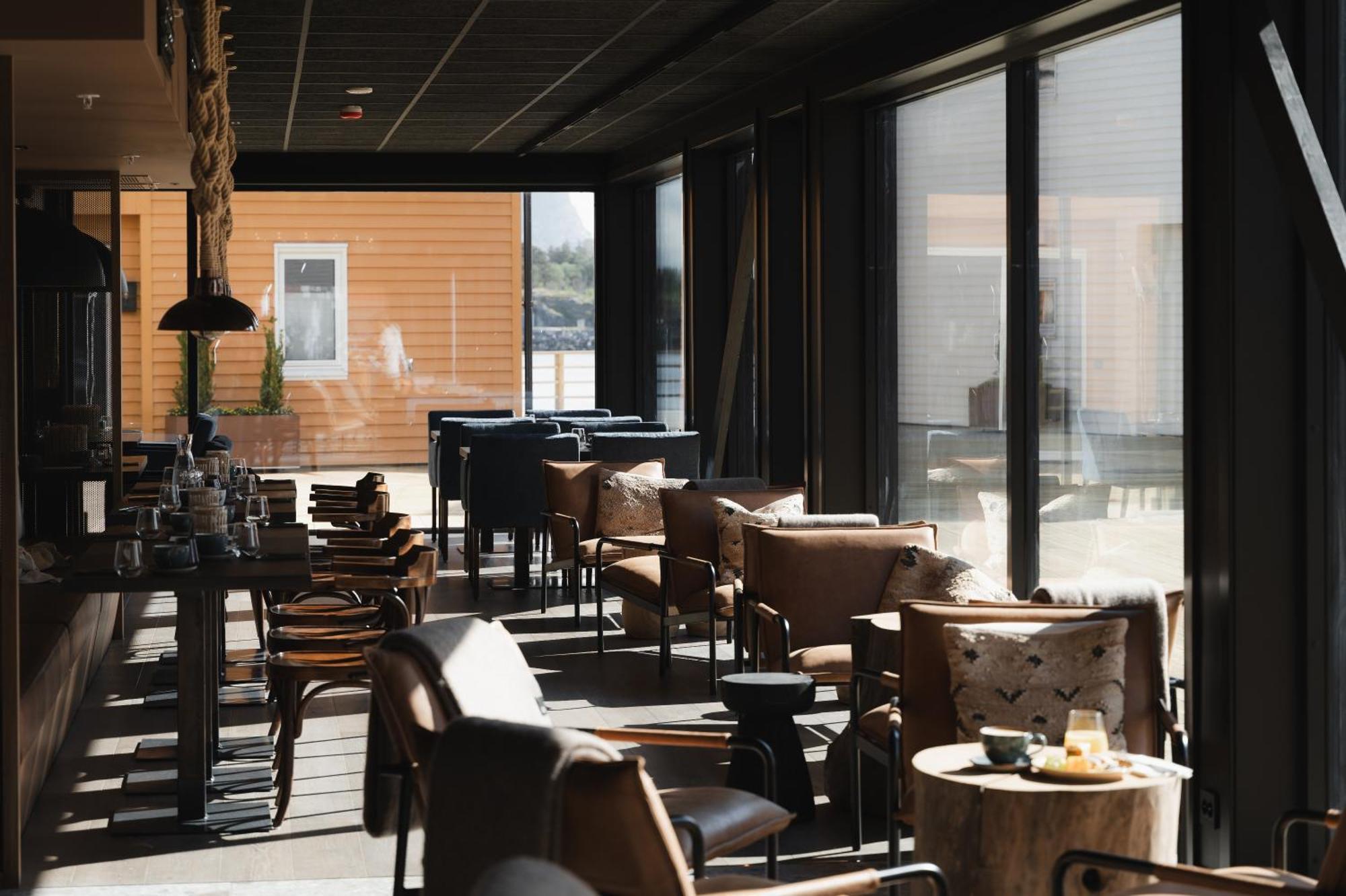 Henningsvaer Bryggehotell - By Classic Norway Hotels Esterno foto