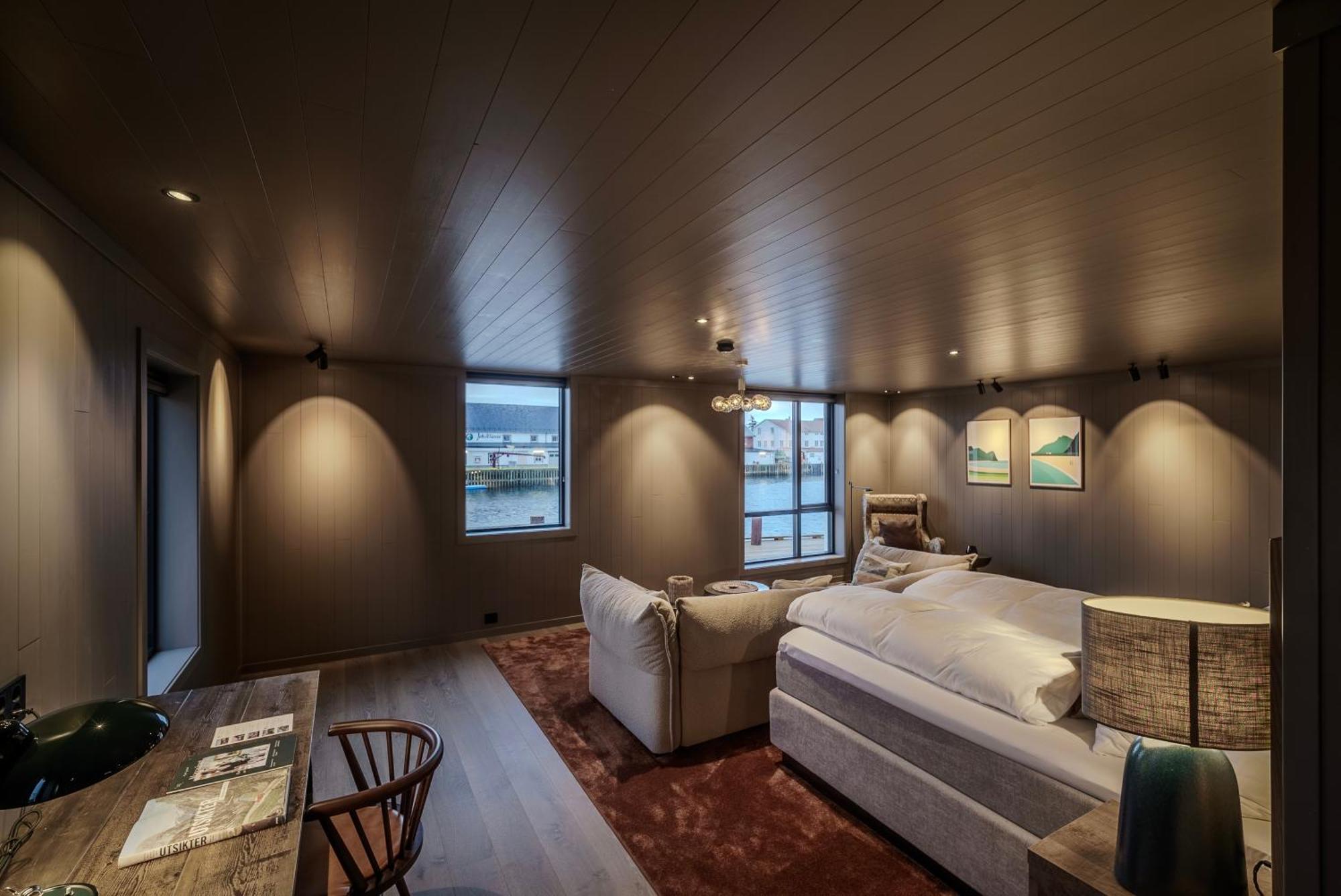 Henningsvaer Bryggehotell - By Classic Norway Hotels Esterno foto