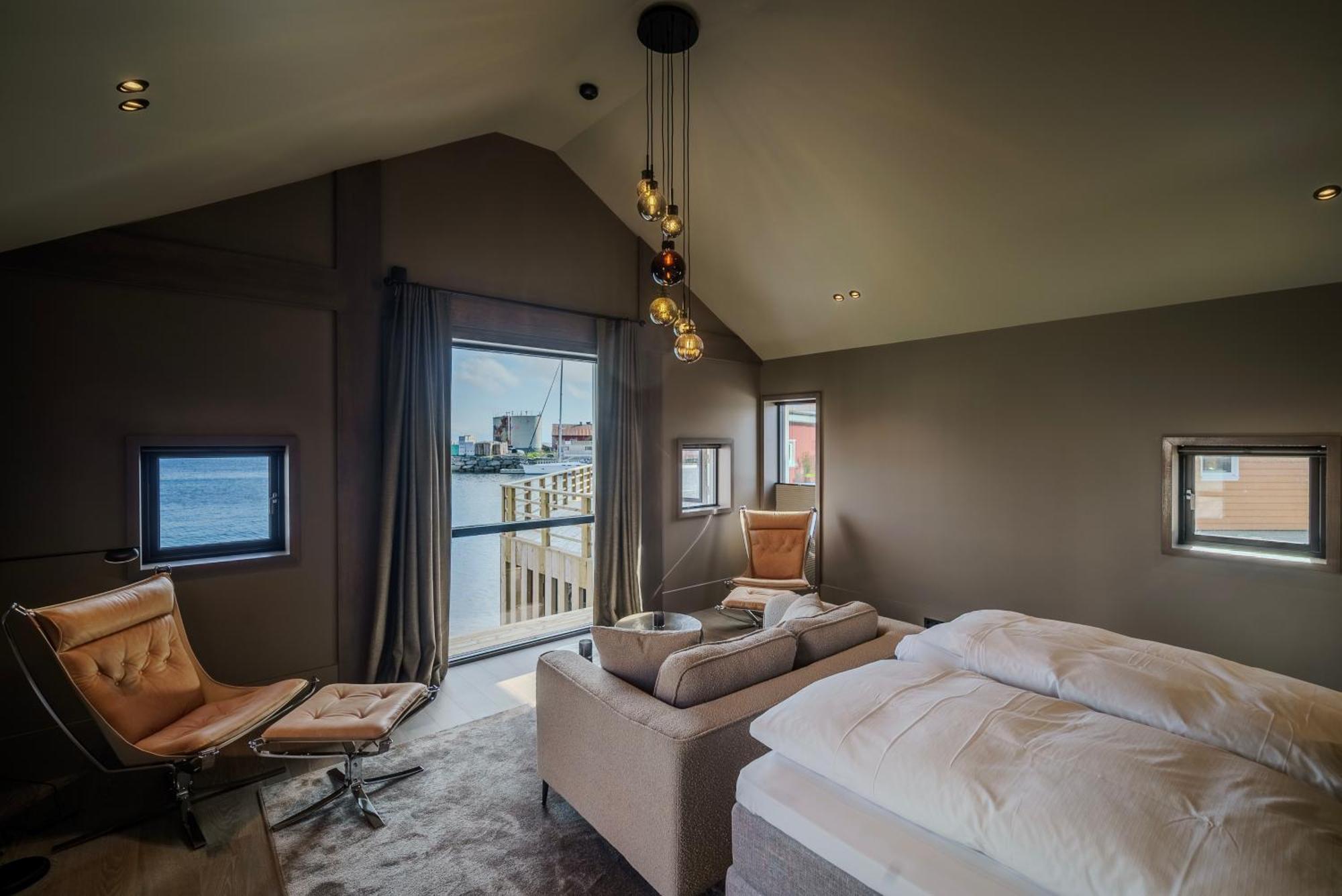 Henningsvaer Bryggehotell - By Classic Norway Hotels Esterno foto