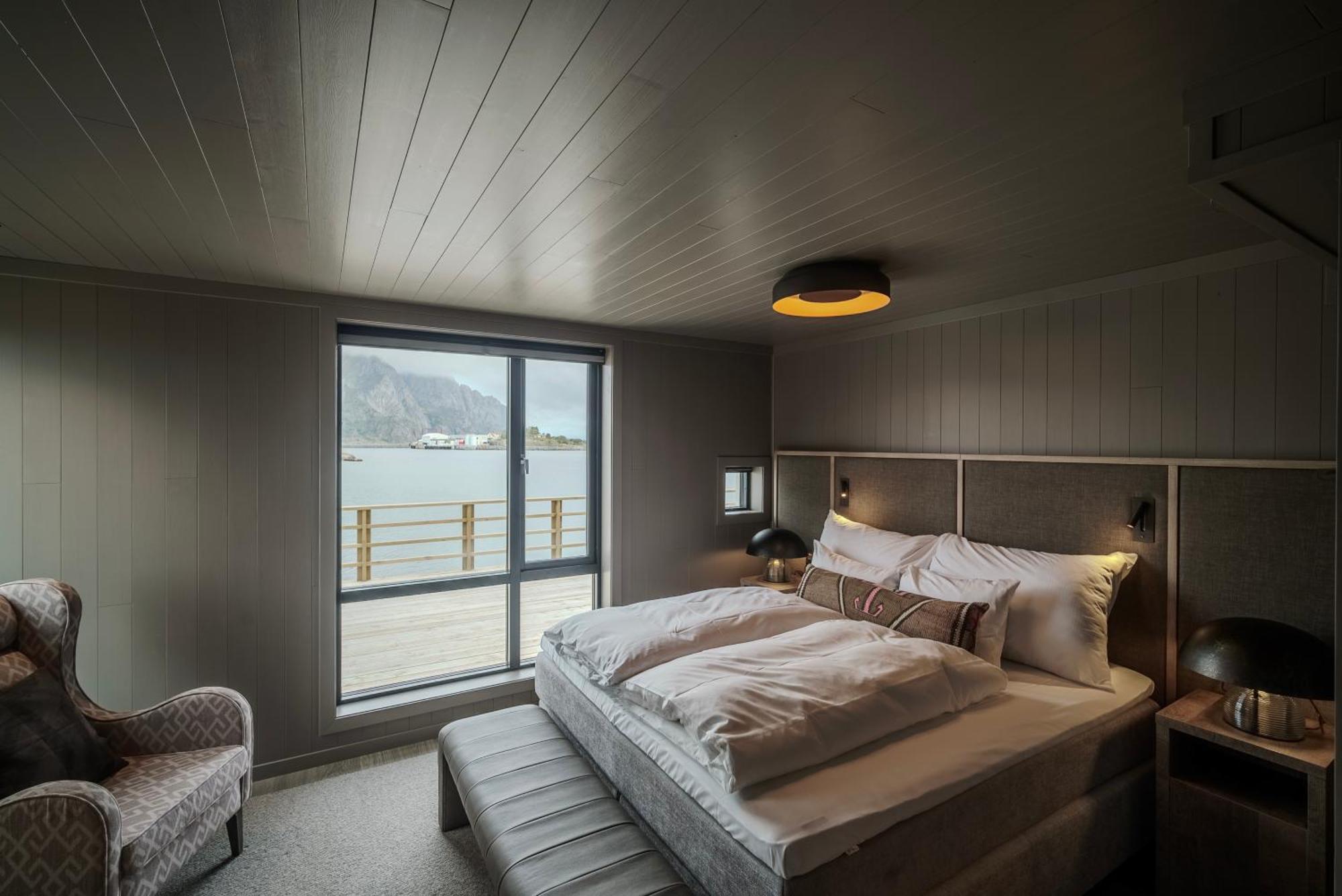 Henningsvaer Bryggehotell - By Classic Norway Hotels Esterno foto