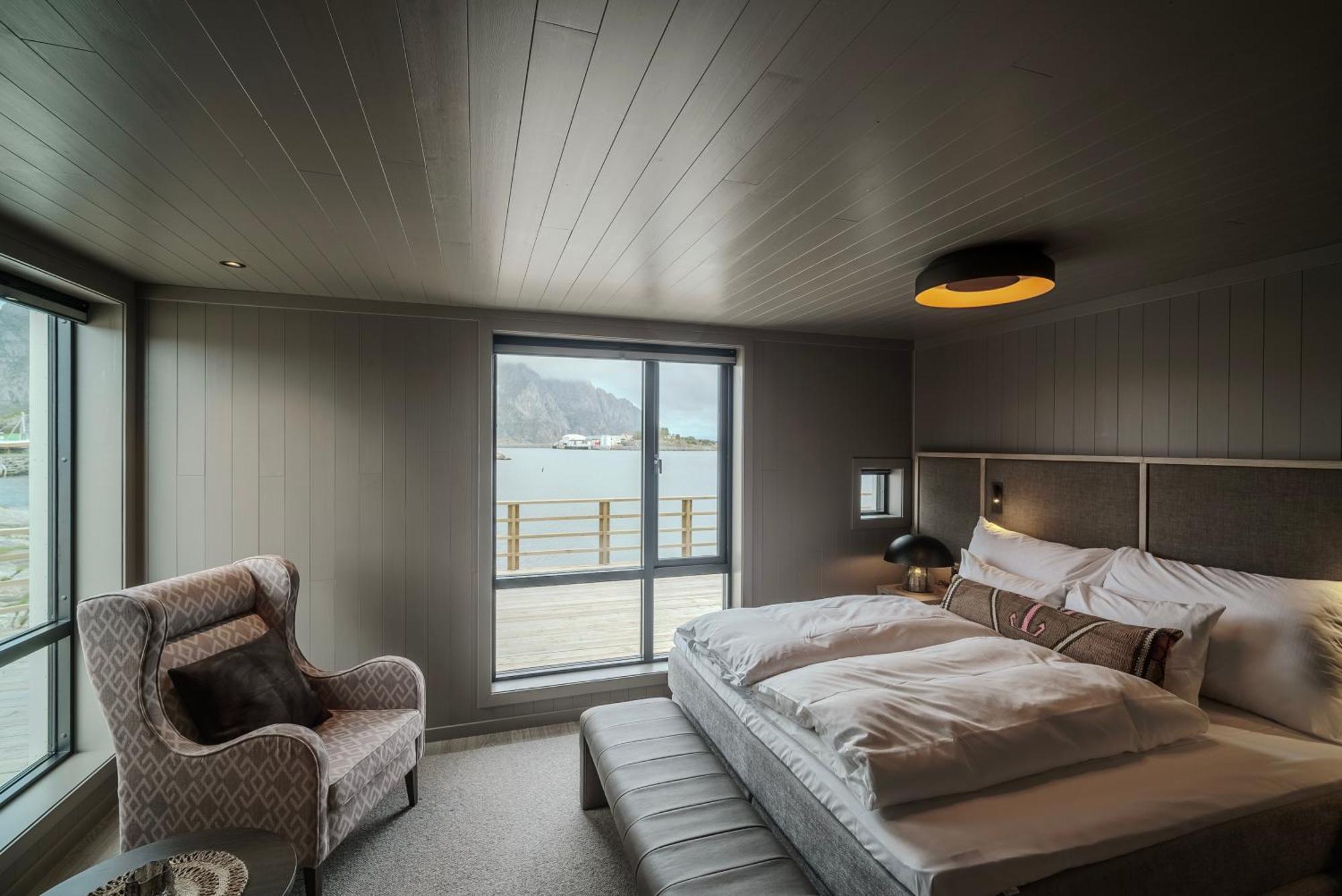 Henningsvaer Bryggehotell - By Classic Norway Hotels Esterno foto