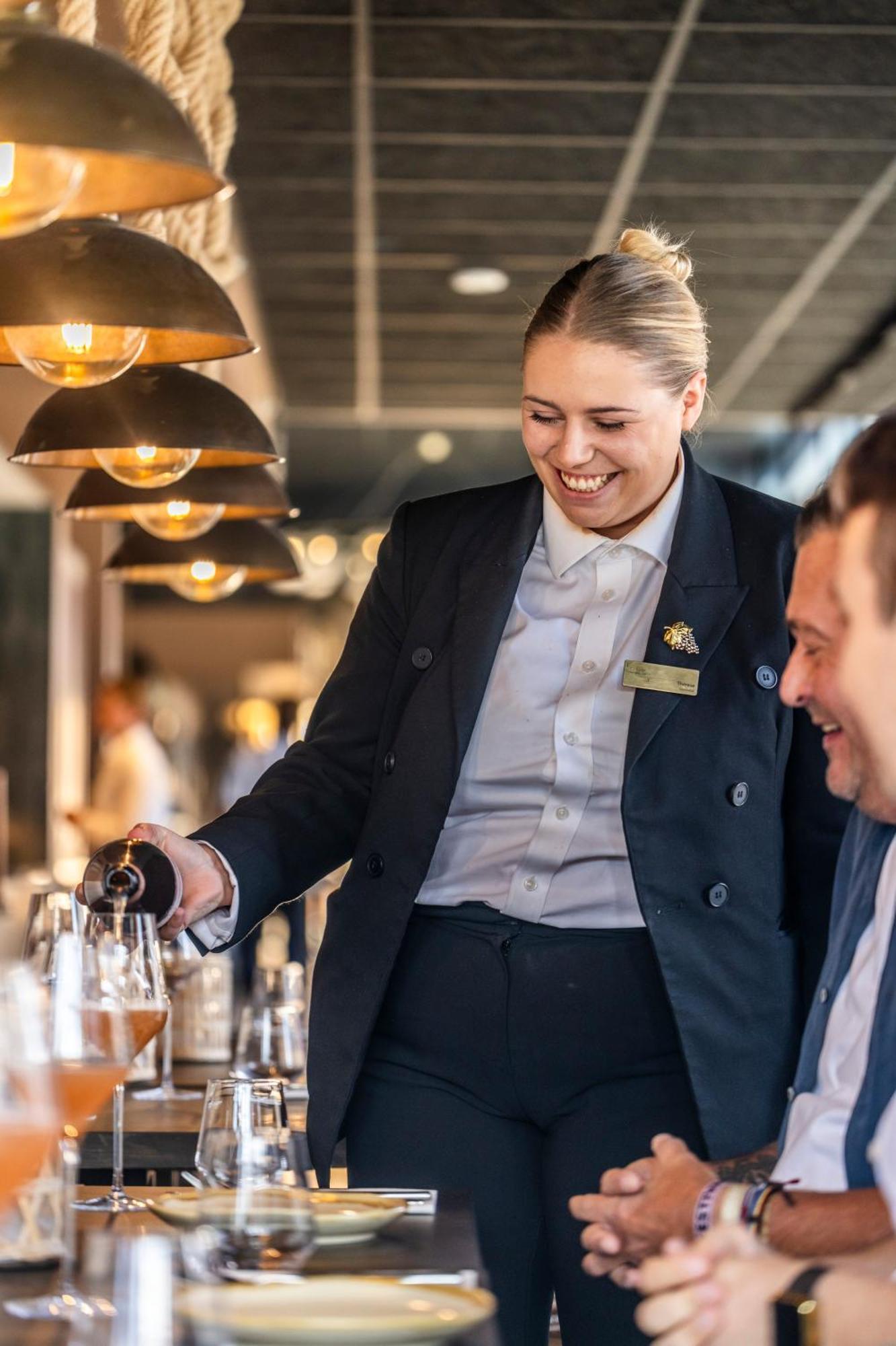 Henningsvaer Bryggehotell - By Classic Norway Hotels Esterno foto