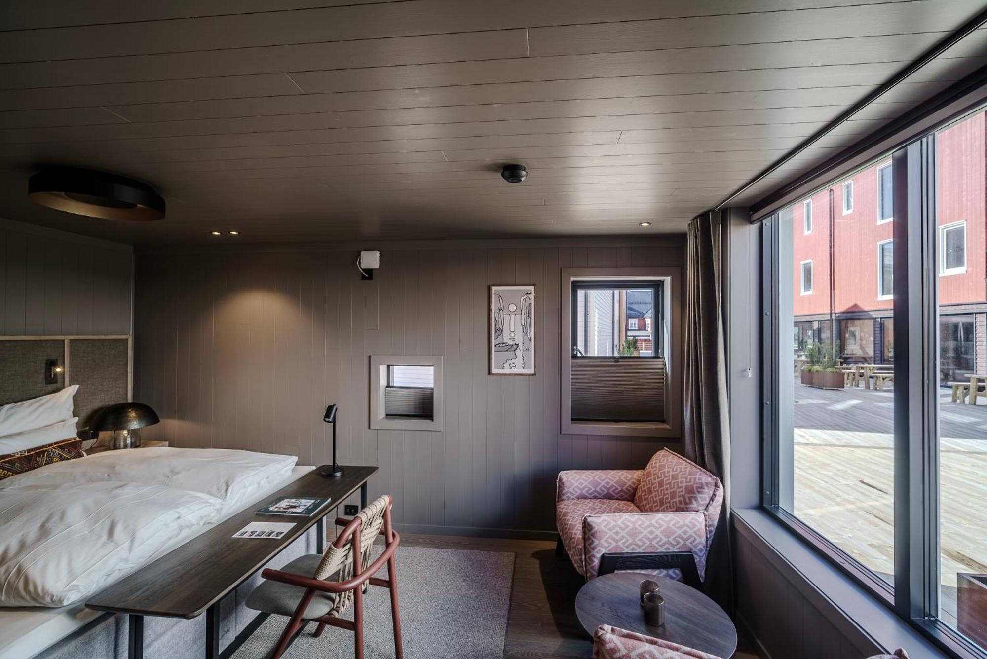 Henningsvaer Bryggehotell - By Classic Norway Hotels Esterno foto