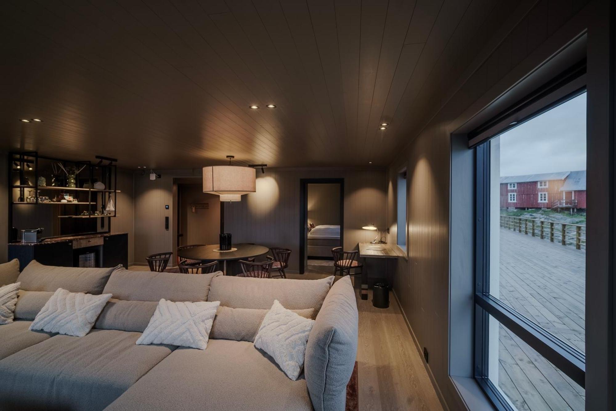 Henningsvaer Bryggehotell - By Classic Norway Hotels Esterno foto