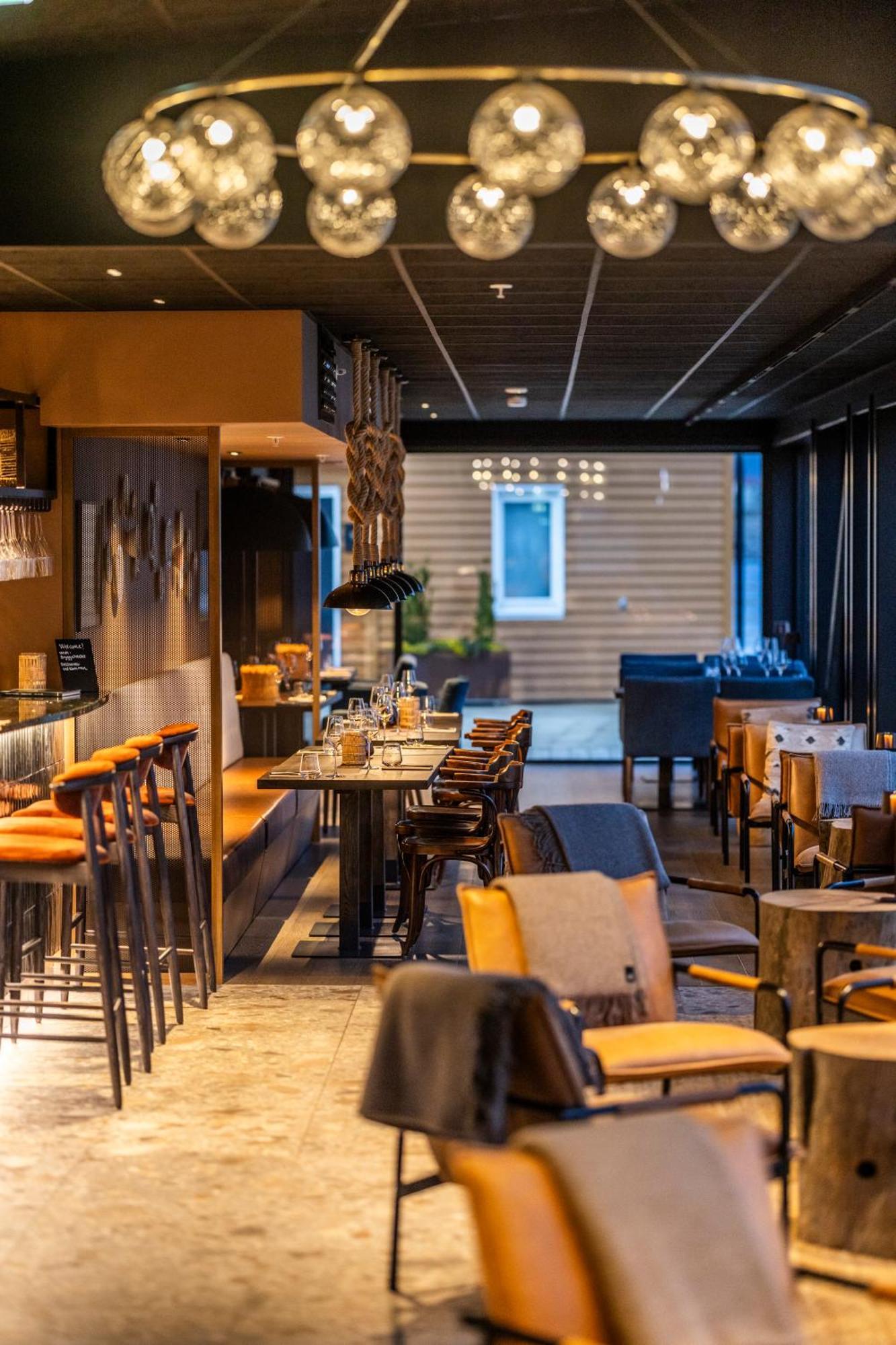 Henningsvaer Bryggehotell - By Classic Norway Hotels Esterno foto