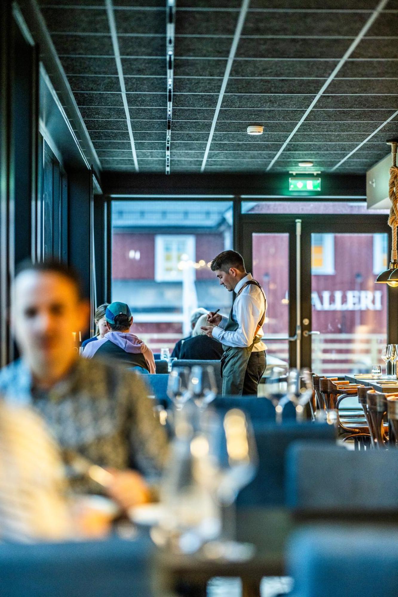 Henningsvaer Bryggehotell - By Classic Norway Hotels Esterno foto