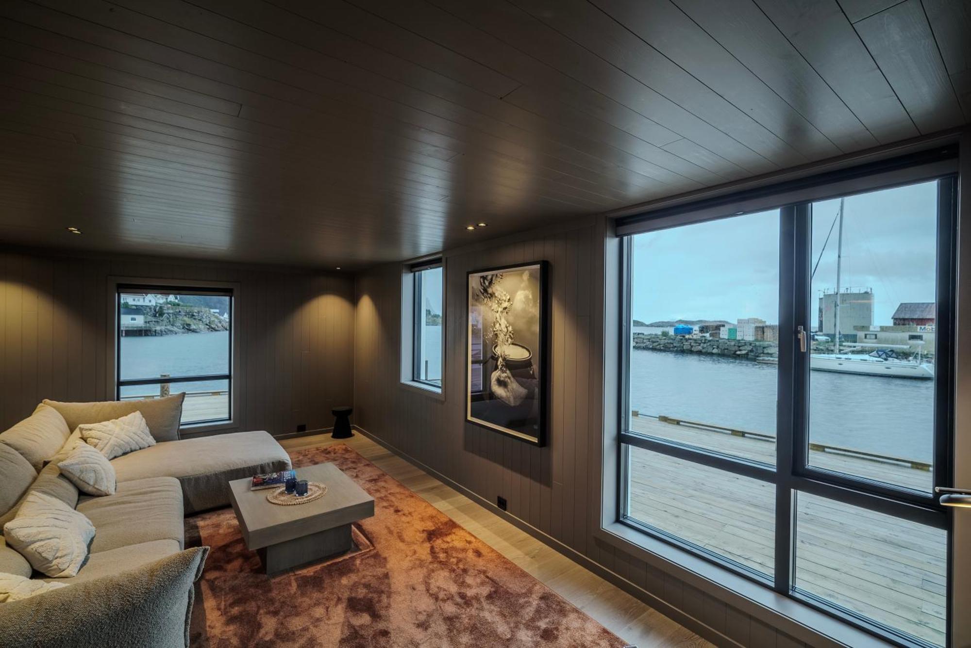 Henningsvaer Bryggehotell - By Classic Norway Hotels Esterno foto