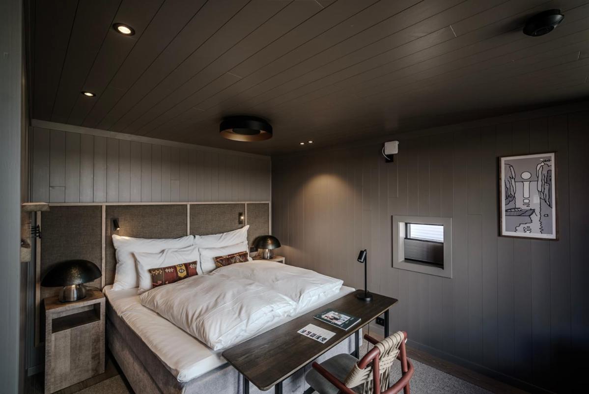 Henningsvaer Bryggehotell - By Classic Norway Hotels Esterno foto